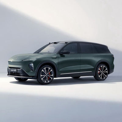 Le ruote pure del NIO ES8 4X4 quattro dell'automobile di Eletric guidano il paese trasversale Off Road SUV di rendimento elevato di sport