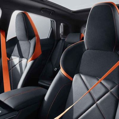 4 porte 5 sedili Changan CS55 PIÙ 2023 la benzina di versione 1.5T DCT della balena blu