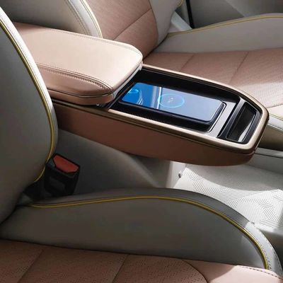 La porta 5 Seater di SUV 150km/H 5 di dimensione media della geometria M6 di Geely per le famiglie viaggia