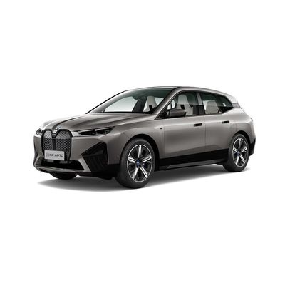 La 2023 BMW ix M60 xdrive40 xdrive50 SUV di lusso elettrico ha un'autonomia di 665 km