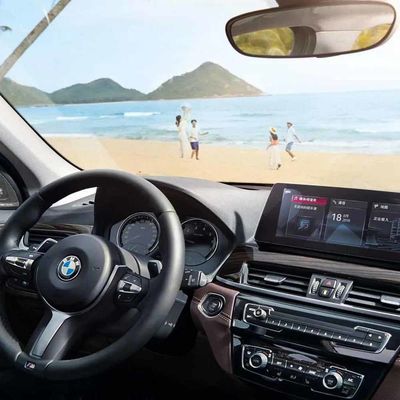 BMW X1 2.0T 204 CV L4 SUV a 5 porte per gli appassionati di automobili a benzina