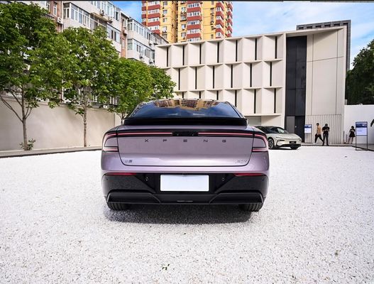 Xpeng 5 posti berlina EV con 602/710 km di autonomia e 200 km/h di velocità massima