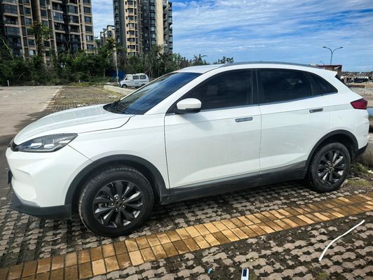 Usato Range 400km 160kW SUV elettrico Weltmeister Auto di seconda mano Buona condizione Basso chilometraggio Nero