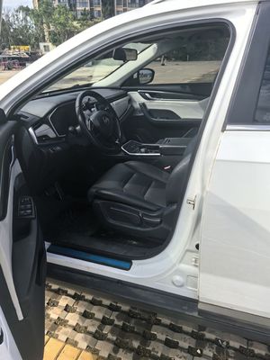 Usato Range 400km 160kW SUV elettrico Weltmeister Auto di seconda mano Buona condizione Basso chilometraggio Nero