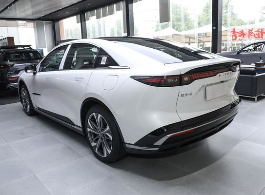 2025 Nuovo modello di extender Automobile EV con 5 posti a sedere Mazda EZ6 Long Ranger Hybrid Electric Car con tetto solare