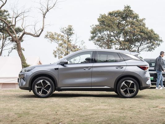 2025 Nuovo modello BYD EV 4455mm Lunghezza Yuan Plus Autovetture elettriche esenti da tasse SUV completamente elettrico con tetto solare Grande spazio