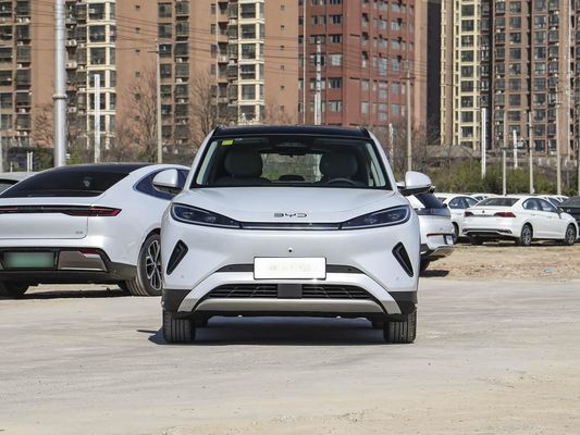 Display touchscreen Interni caratteristiche 2025 Modello BYD Auto elettrica con tetto solare e batteria 60,9kWh Energia di ricarica rapida Veicolo elettrico in vendita