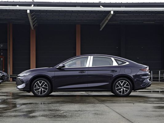 545Km di autonomia elettrica pura e trasmissione posteriore per guidare BYD EV Car 2025 Nuovo modello di ricarica veloce EV per famiglia