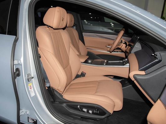 Modello di veicolo 601km Portata 83.2kWh Capacità della batteria AWD Carica veloce tetto solare Struttura ad alta tensione Comodo per la famiglia
