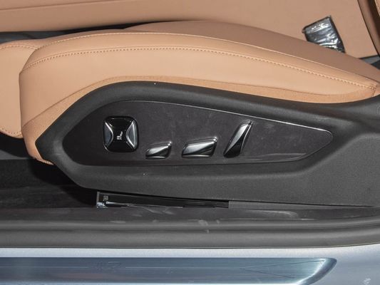 Modello di veicolo 601km Portata 83.2kWh Capacità della batteria AWD Carica veloce tetto solare Struttura ad alta tensione Comodo per la famiglia