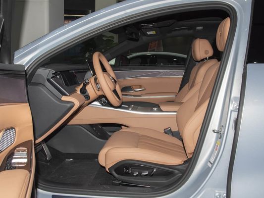 Modello di veicolo 601km Portata 83.2kWh Capacità della batteria AWD Carica veloce tetto solare Struttura ad alta tensione Comodo per la famiglia
