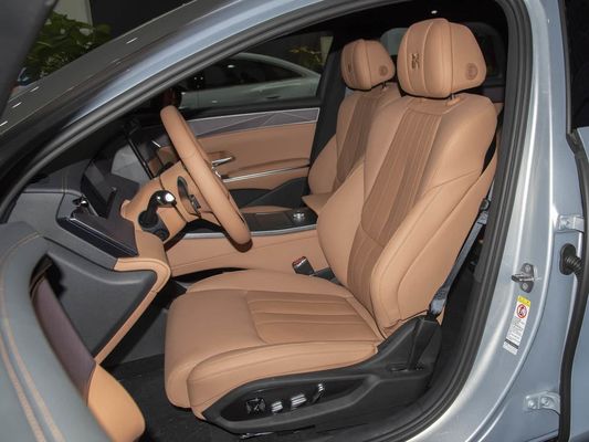 Modello di veicolo 601km Portata 83.2kWh Capacità della batteria AWD Carica veloce tetto solare Struttura ad alta tensione Comodo per la famiglia