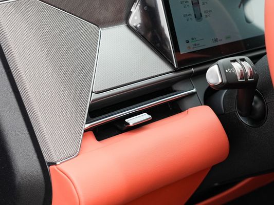 2025 BYD Nuovo veicolo elettrico per prestazioni Tang L 810kW Potenza AWD Ricarica veloce 1000w/h 600km Range Long Range 7 sedili con tetto solare