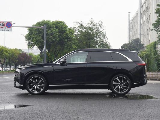 2025 Xpeng G9 SUV completamente elettrico 93,1 kWh Batteria 423 kW Max Potenza motore 680 km Lunghezza di percorrenza e ricarica veloce con tetto solare
