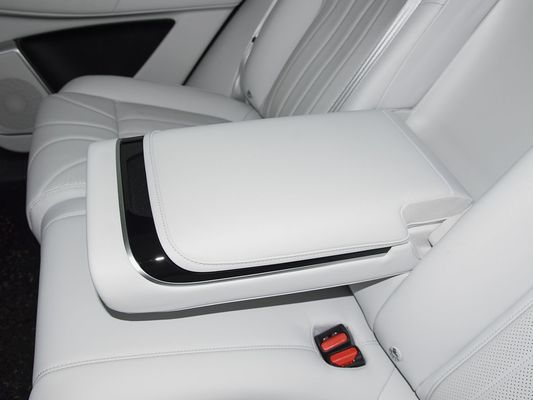 2025 Xpeng G9 SUV completamente elettrico 93,1 kWh Batteria 423 kW Max Potenza motore 680 km Lunghezza di percorrenza e ricarica veloce con tetto solare