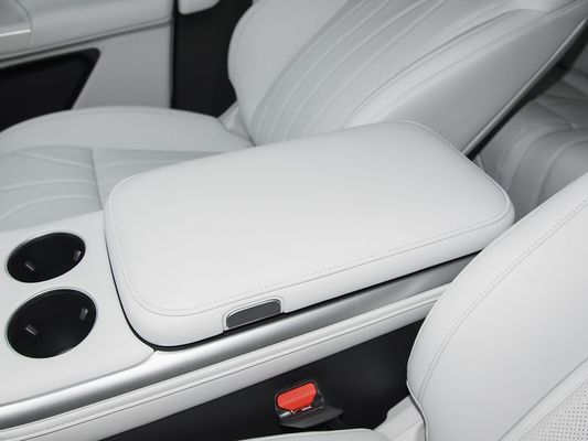 2025 Xpeng G9 SUV completamente elettrico 93,1 kWh Batteria 423 kW Max Potenza motore 680 km Lunghezza di percorrenza e ricarica veloce con tetto solare