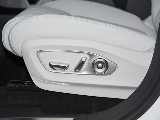 2025 Xpeng G9 SUV completamente elettrico 93,1 kWh Batteria 423 kW Max Potenza motore 680 km Lunghezza di percorrenza e ricarica veloce con tetto solare