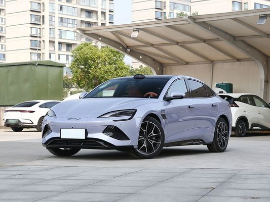 2025 BYD Veicolo elettrico Sigillo EV Smart Modello 650KM Long Range 80,64kWh Batteria Fast Charging Hot Sell con tetto solare
