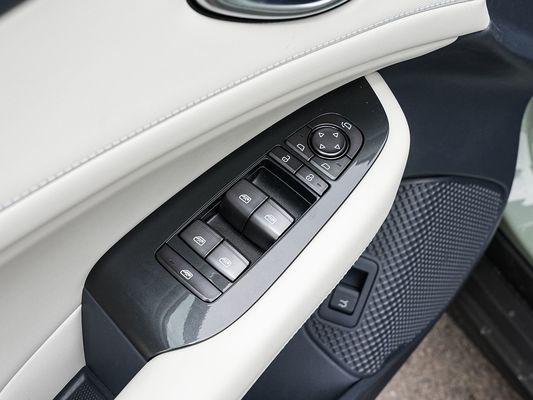 2025 BYD Sigillo del veicolo elettrico 06GT Tempo di ricarica veloce di 0,33 ore e prestazioni Lunga autonomia 550KM Batteria grande con tetto solare per la famiglia