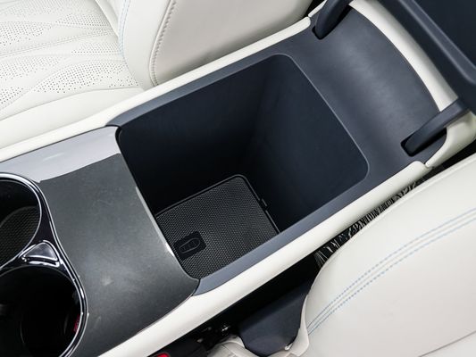 2025 BYD Sigillo del veicolo elettrico 06GT Tempo di ricarica veloce di 0,33 ore e prestazioni Lunga autonomia 550KM Batteria grande con tetto solare per la famiglia
