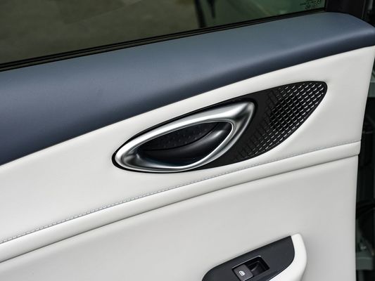 2025 BYD Sigillo del veicolo elettrico 06GT Tempo di ricarica veloce di 0,33 ore e prestazioni Lunga autonomia 550KM Batteria grande con tetto solare per la famiglia