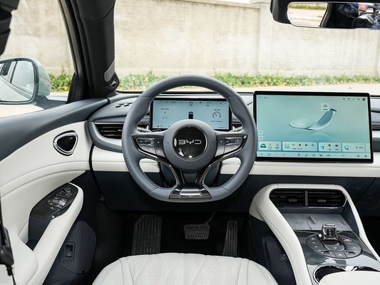 2025 BYD Sigillo del veicolo elettrico 06GT Tempo di ricarica veloce di 0,33 ore e prestazioni Lunga autonomia 550KM Batteria grande con tetto solare per la famiglia