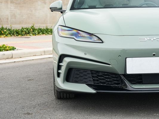 2025 BYD Sigillo del veicolo elettrico 06GT Tempo di ricarica veloce di 0,33 ore e prestazioni Lunga autonomia 550KM Batteria grande con tetto solare per la famiglia