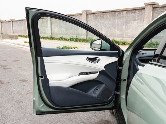 2025 BYD Sigillo del veicolo elettrico 06GT Tempo di ricarica veloce di 0,33 ore e prestazioni Lunga autonomia 550KM Batteria grande con tetto solare per la famiglia