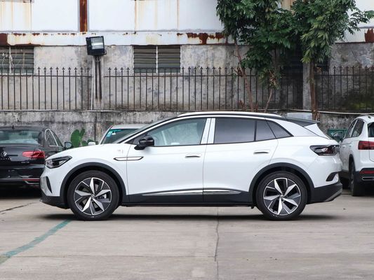 Performance imbattibile VW ID4 Auto elettrica usata con 600 km di autonomia e tetto panoramico inespugnabile